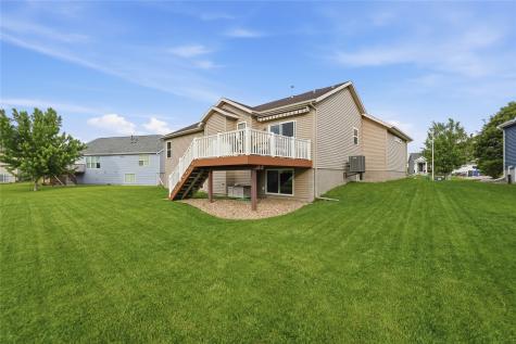 706 Limerock Drive NW Cedar Rapids IA 52405