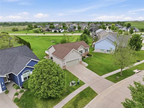 706 Limerock Drive NW Cedar Rapids IA 52405
