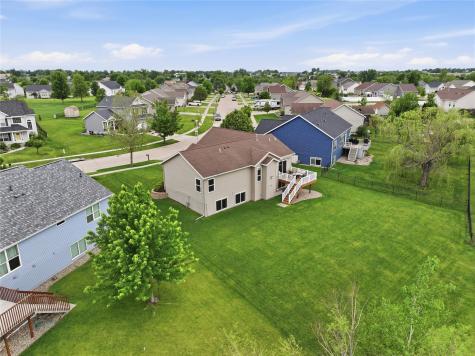 706 Limerock Drive NW Cedar Rapids IA 52405
