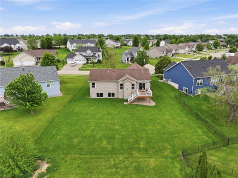 706 Limerock Drive NW Cedar Rapids IA 52405