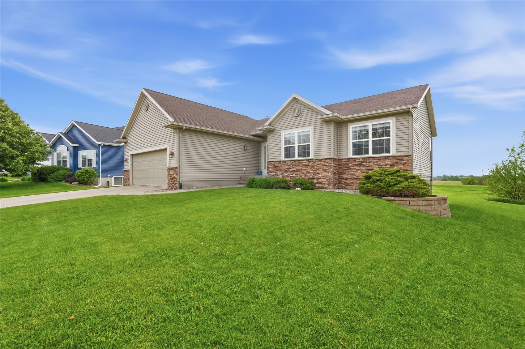 706 Limerock Drive NW Cedar Rapids IA 52405