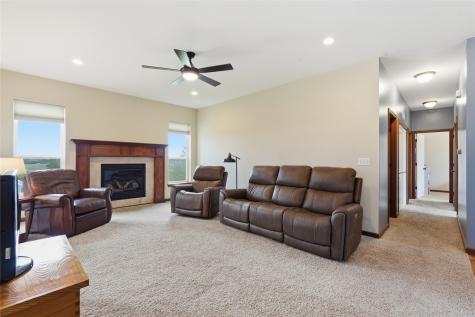 706 Limerock Drive NW Cedar Rapids IA 52405
