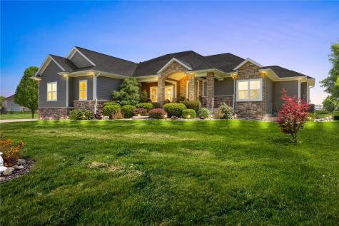 2097 Emmons Street Hiawatha IA 52233