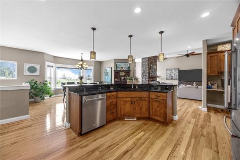 2097 Emmons Street Hiawatha IA 52233