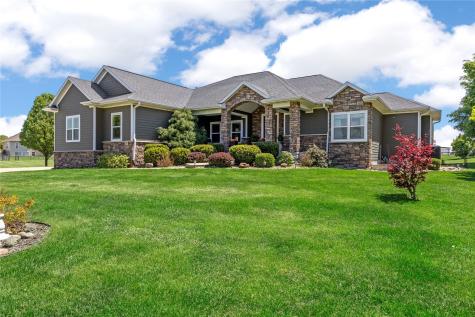 2097 Emmons Street Hiawatha IA 52233