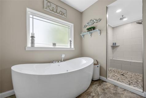 2097 Emmons Street Hiawatha IA 52233