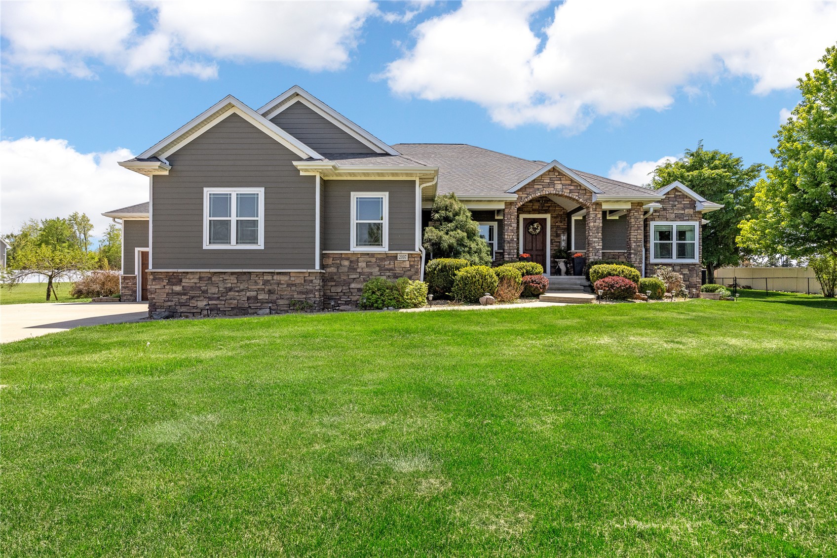 2097 Emmons Street Hiawatha IA 52233