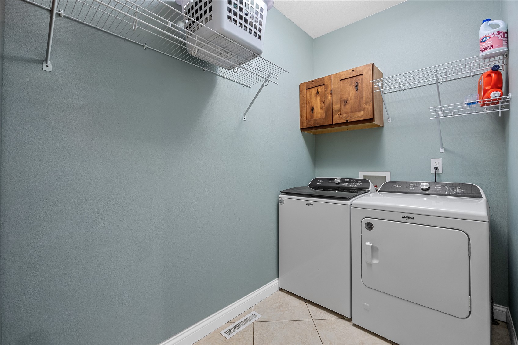 2097 Emmons Street Hiawatha IA 52233