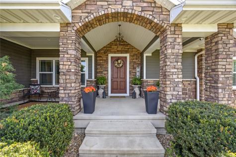 2097 Emmons Street Hiawatha IA 52233
