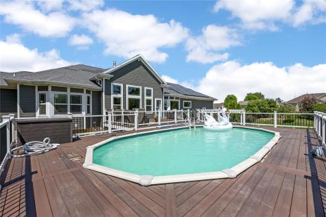 2097 Emmons Street Hiawatha IA 52233