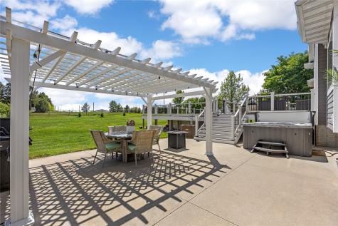 2097 Emmons Street Hiawatha IA 52233