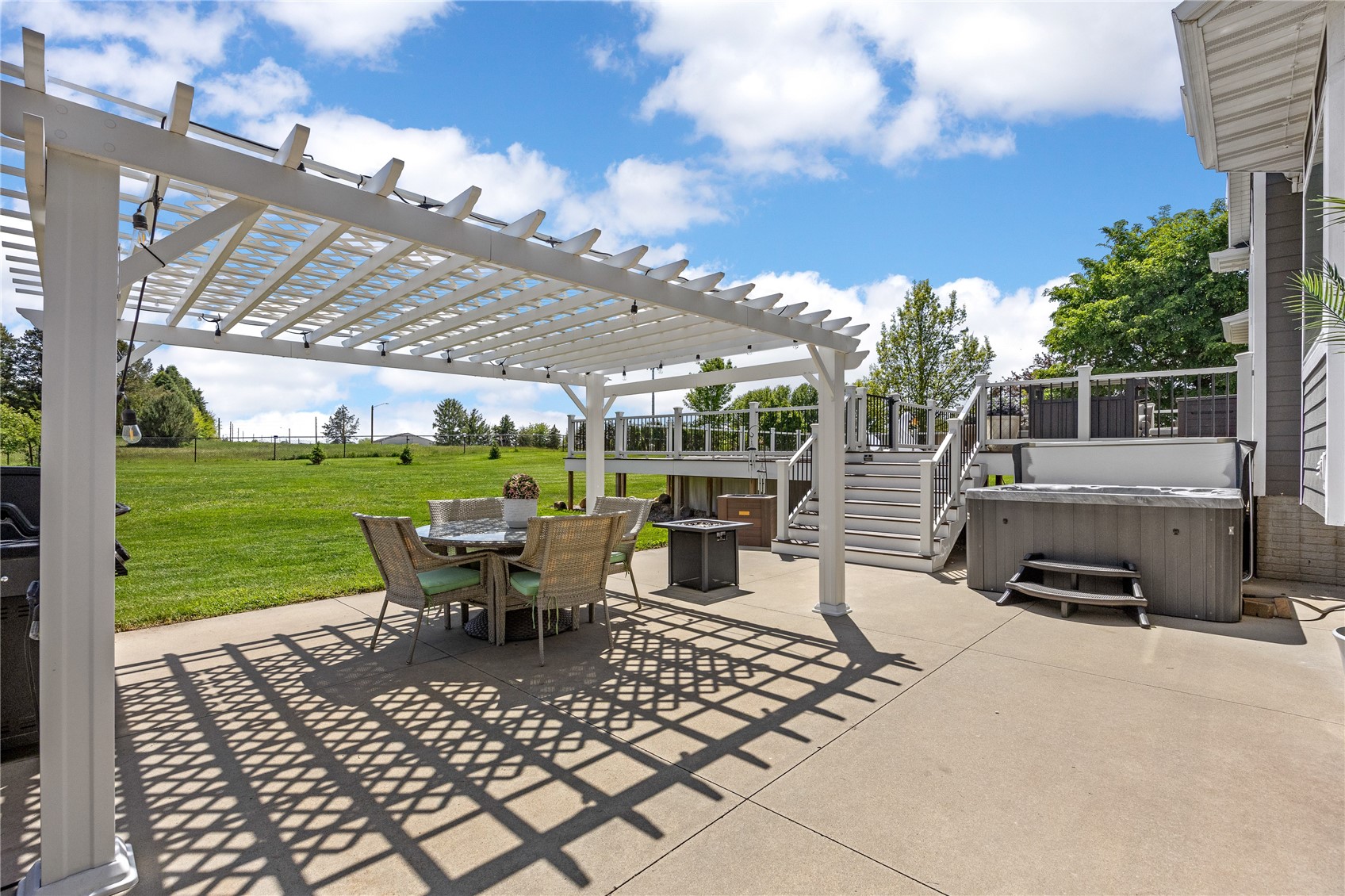 2097 Emmons Street Hiawatha IA 52233