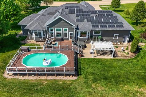 2097 Emmons Street Hiawatha IA 52233