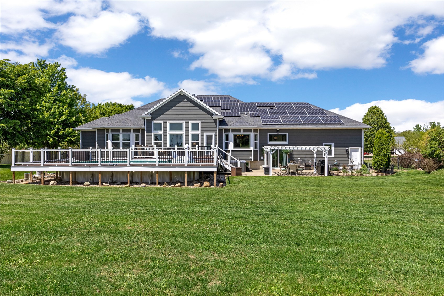 2097 Emmons Street Hiawatha IA 52233