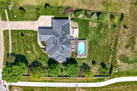2097 Emmons Street Hiawatha IA 52233