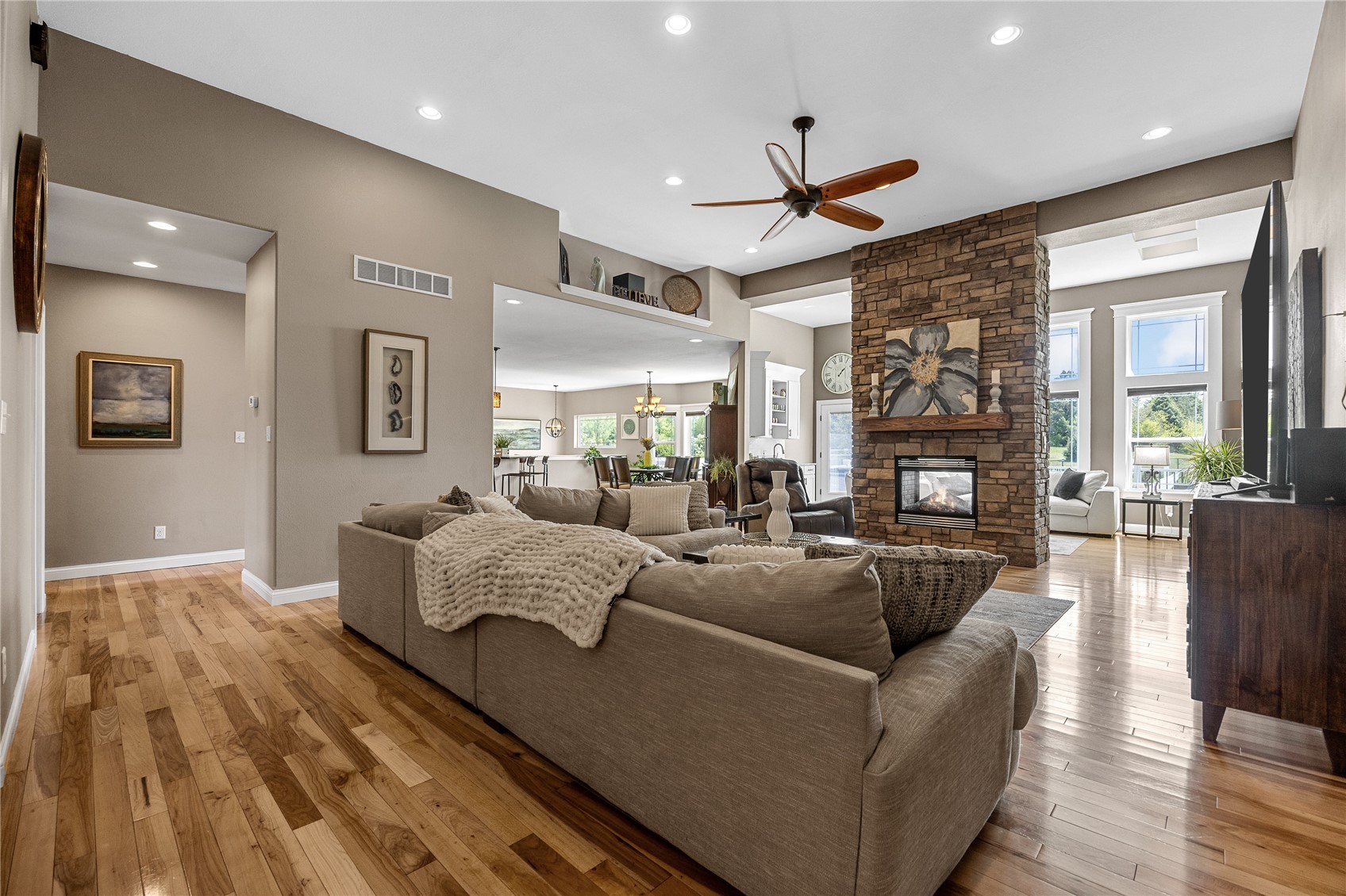 2097 Emmons Street Hiawatha IA 52233