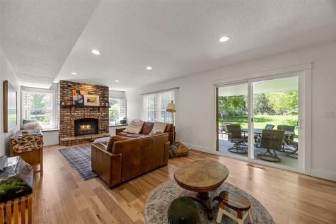 6917 Chelsea Drive NE Cedar Rapids IA 52402