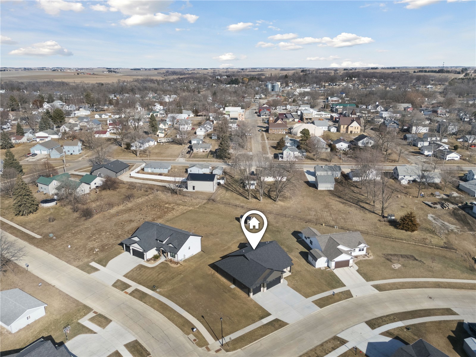 718 Pointer Circle Center Point IA 52213