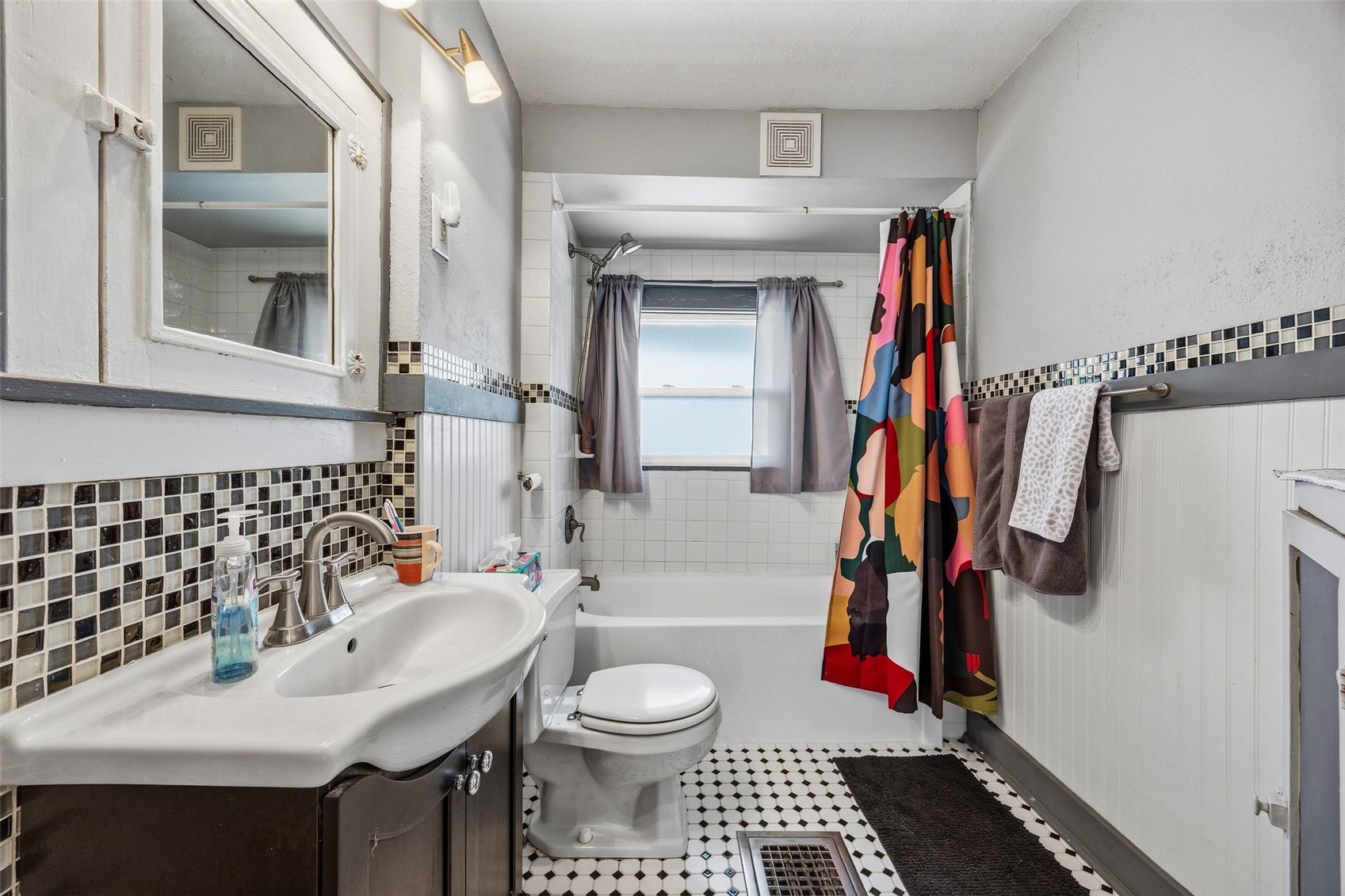 1105 Maplewood Drive NE Cedar Rapids IA 52402