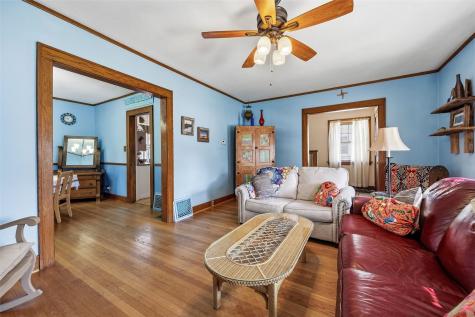 1105 Maplewood Drive NE Cedar Rapids IA 52402