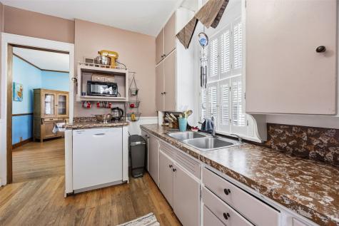 1105 Maplewood Drive NE Cedar Rapids IA 52402