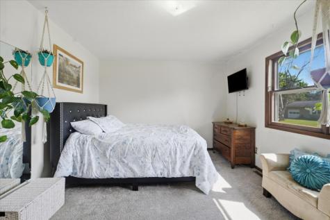 505 Maplewood Drive Center Point IA 52213