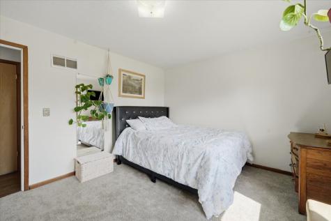 505 Maplewood Drive Center Point IA 52213