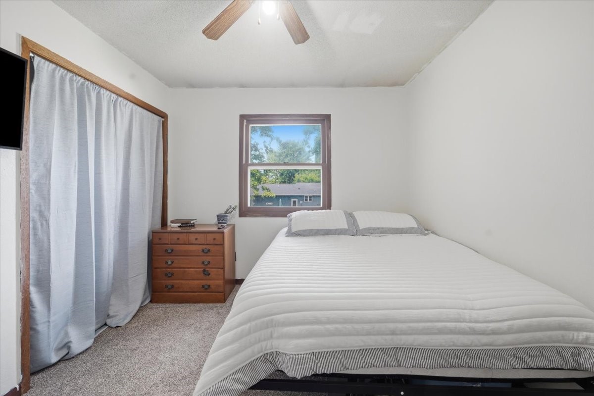 505 Maplewood Drive Center Point IA 52213