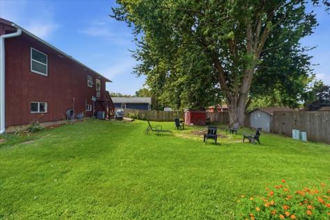 505 Maplewood Drive Center Point IA 52213