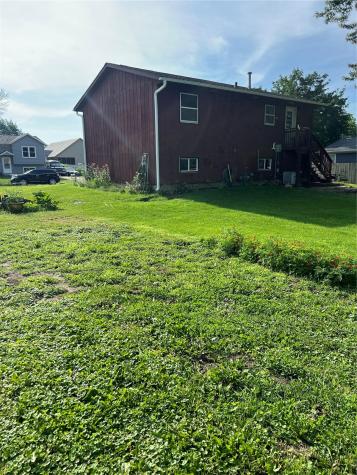 505 Maplewood Drive Center Point IA 52213
