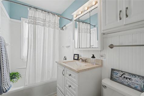 3900 Hart Court NE Cedar Rapids IA 52402