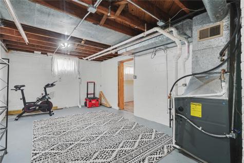 3900 Hart Court NE Cedar Rapids IA 52402