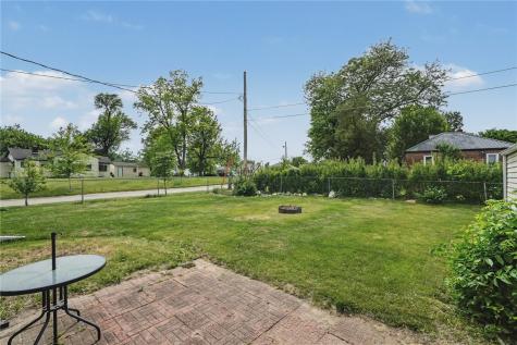 3900 Hart Court NE Cedar Rapids IA 52402