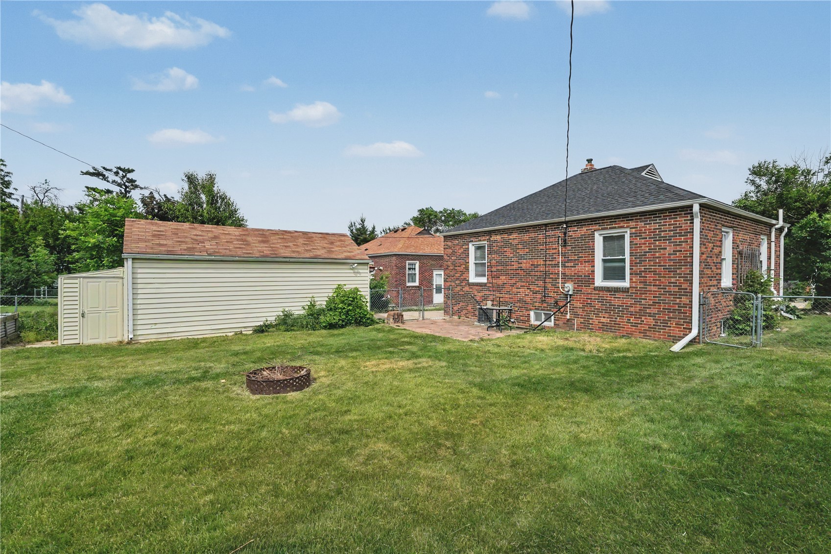 3900 Hart Court NE Cedar Rapids IA 52402