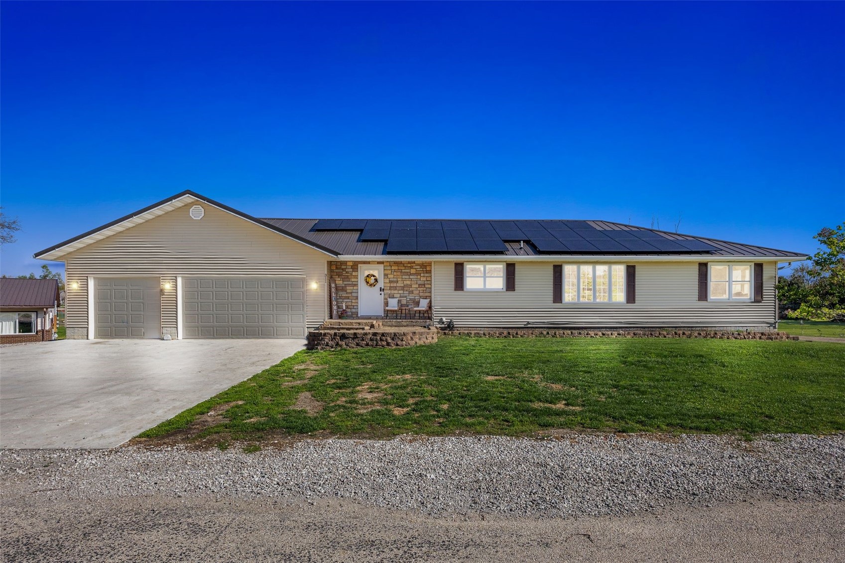 311 Charles Street SE Blairstown IA 52209