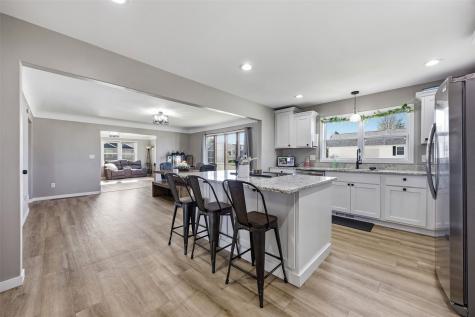 311 Charles Street SE Blairstown IA 52209