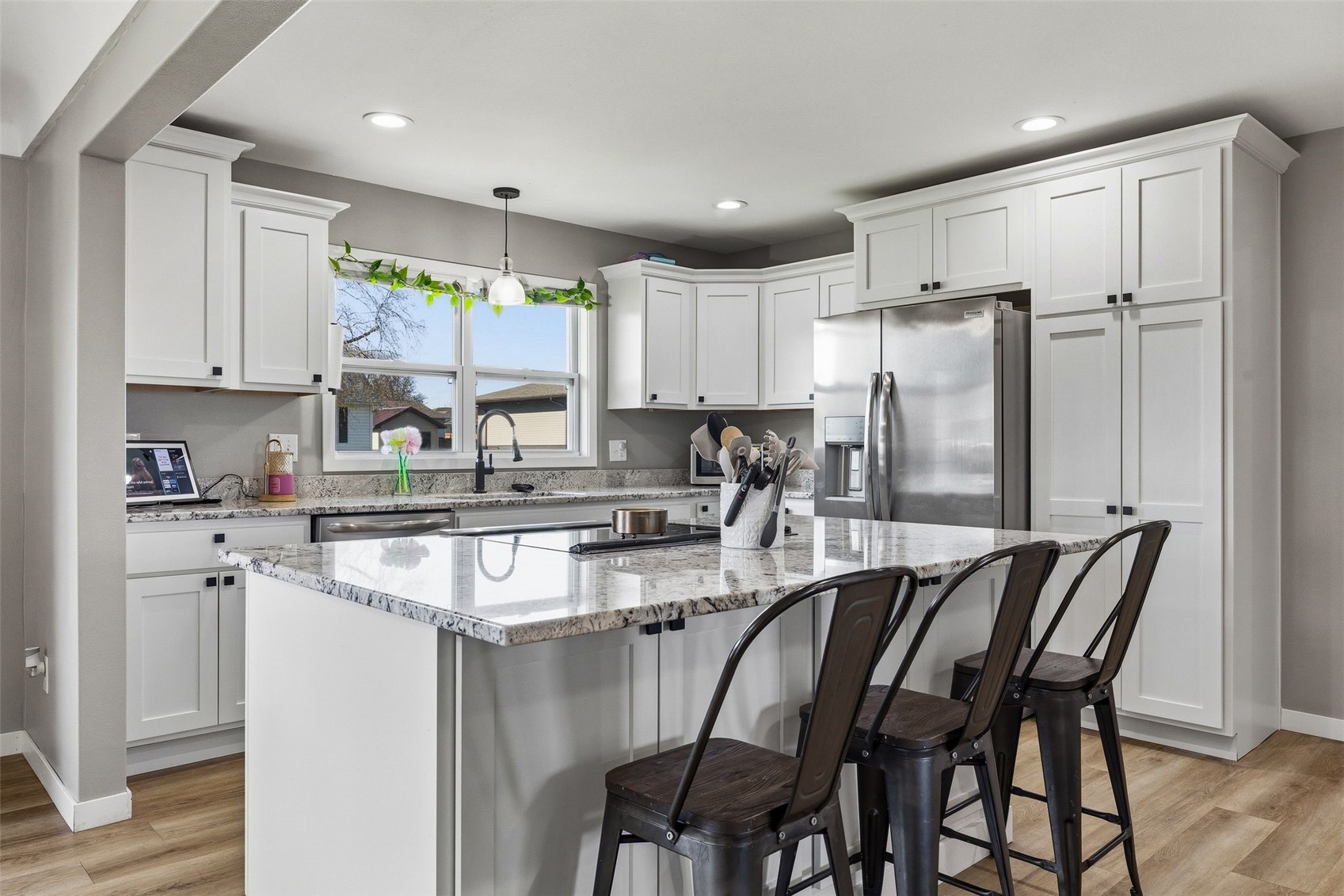 311 Charles Street SE Blairstown IA 52209