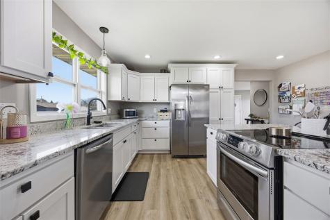 311 Charles Street SE Blairstown IA 52209
