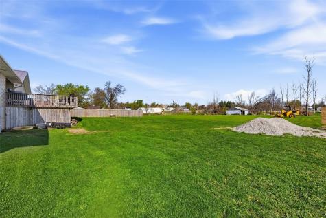 311 Charles Street SE Blairstown IA 52209