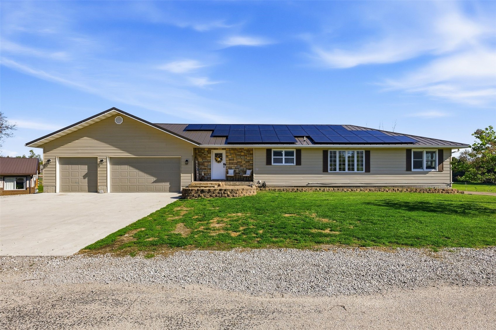 311 Charles Street SE Blairstown IA 52209