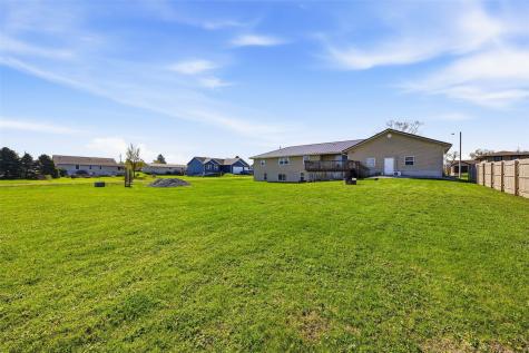 311 Charles Street SE Blairstown IA 52209