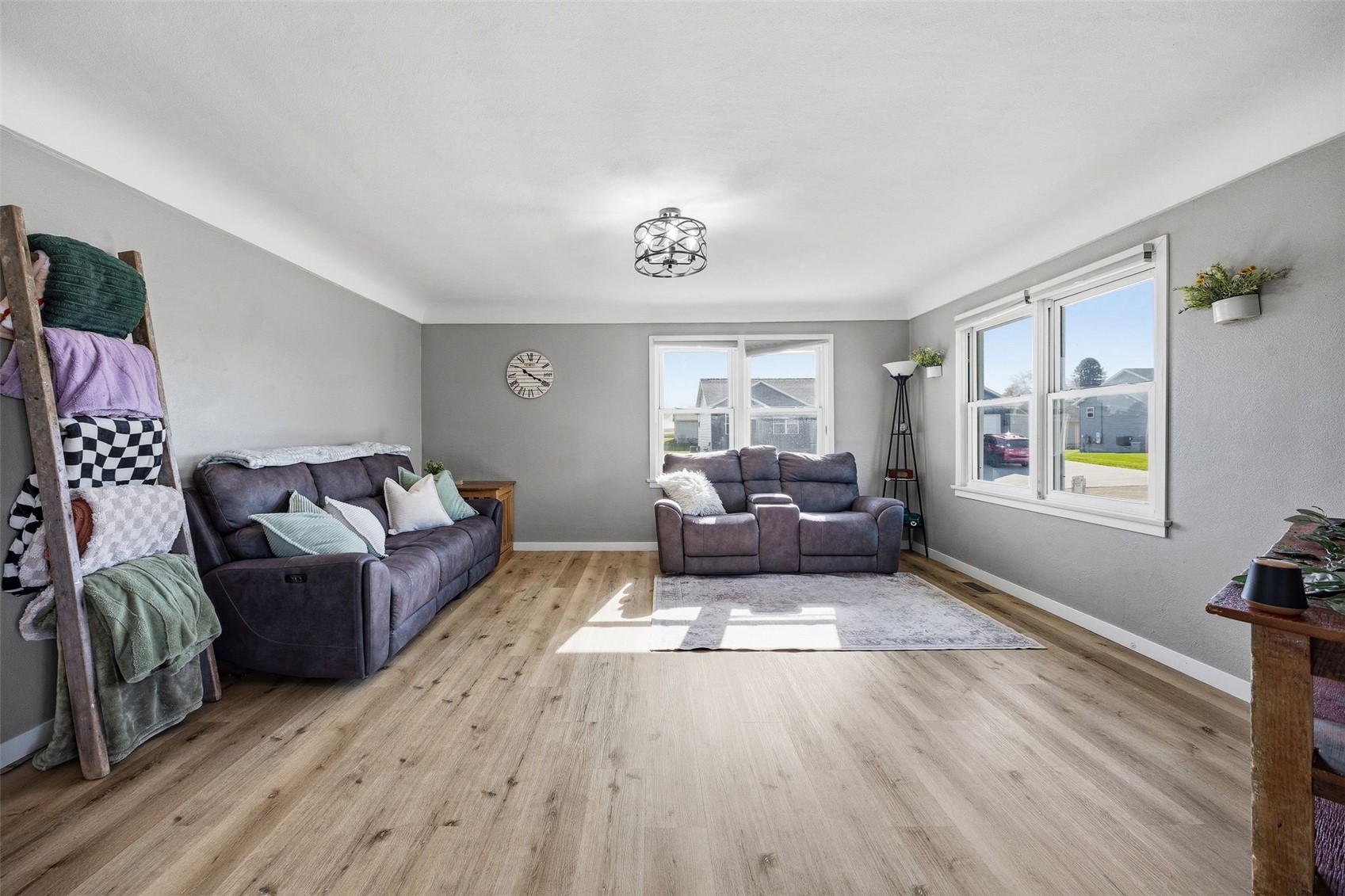 311 Charles Street SE Blairstown IA 52209