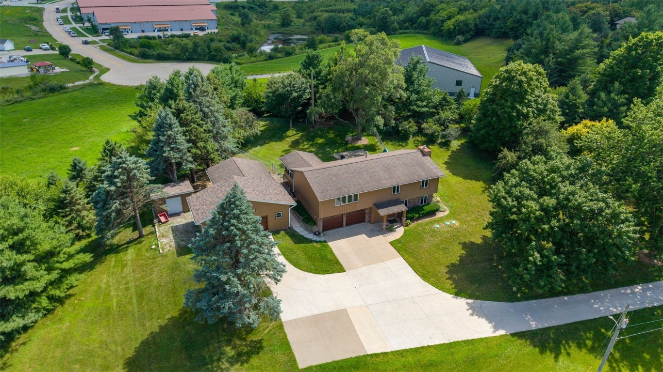 3671 Olde Oak Lane SW Iowa City IA 52240