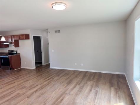 140 Summerhays Street Tiffin IA 52052