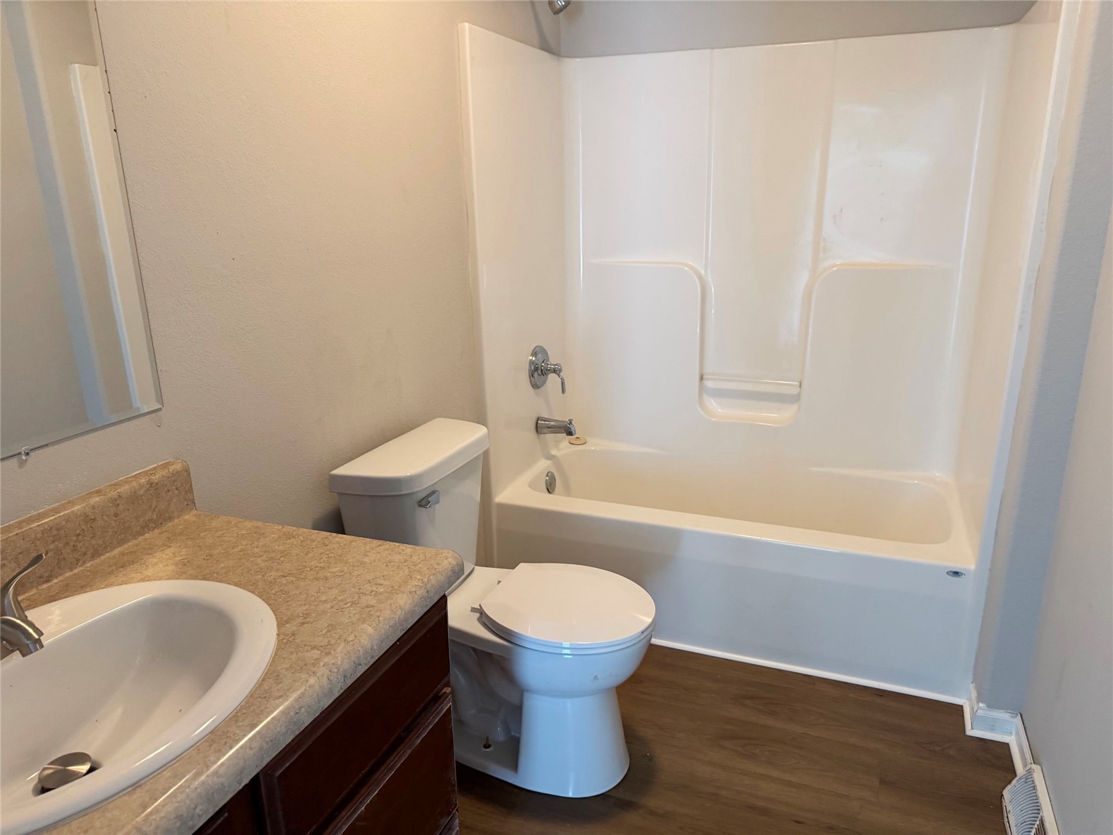 140 Summerhays Street Tiffin IA 52052