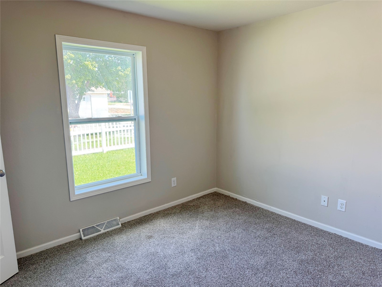 140 Summerhays Street Tiffin IA 52052