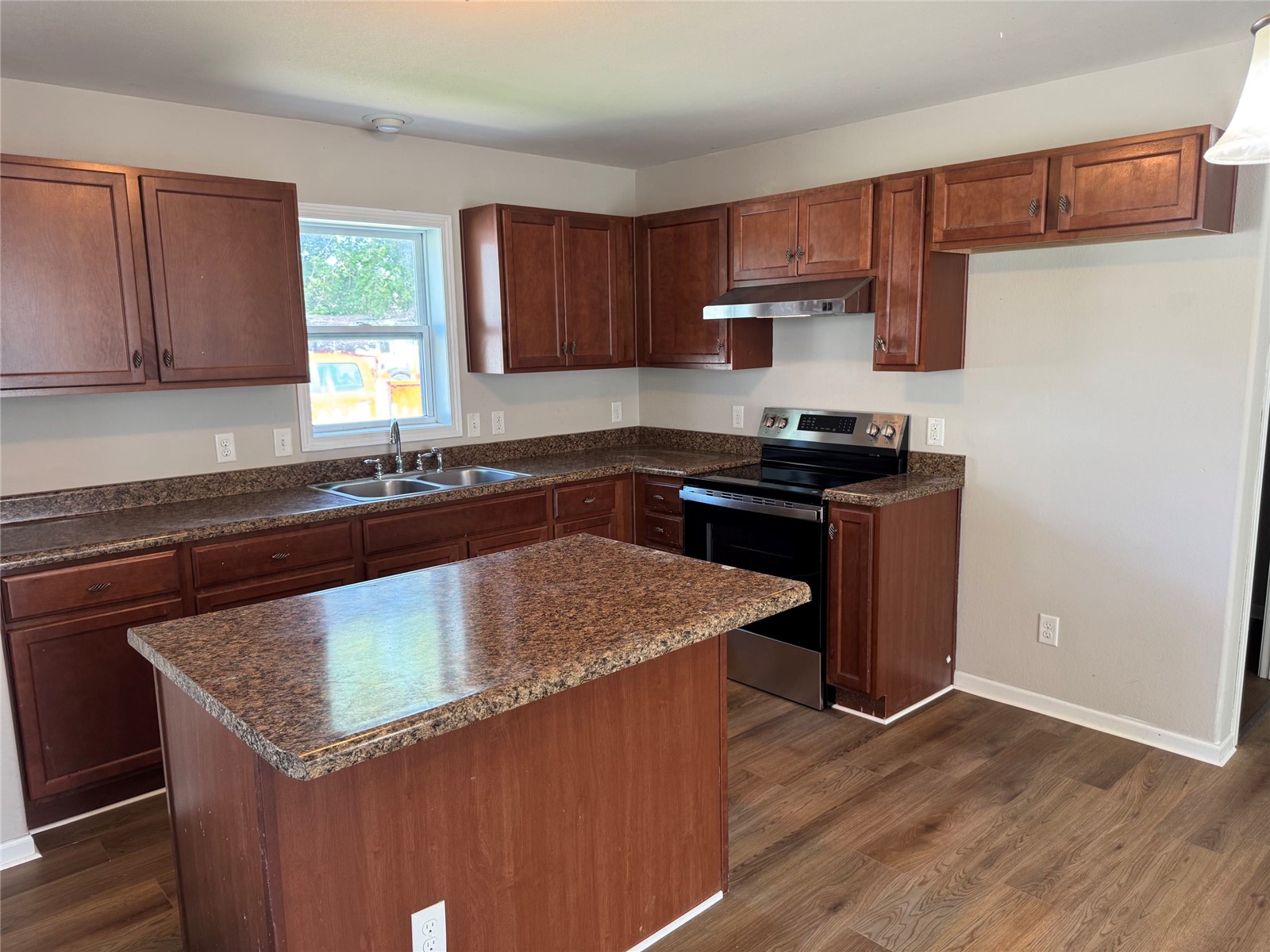 140 Summerhays Street Tiffin IA 52052