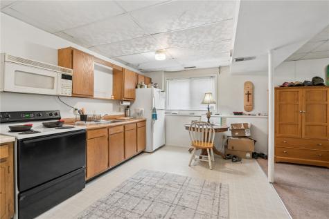 409 S 7th Avenue Iowa City IA 52245