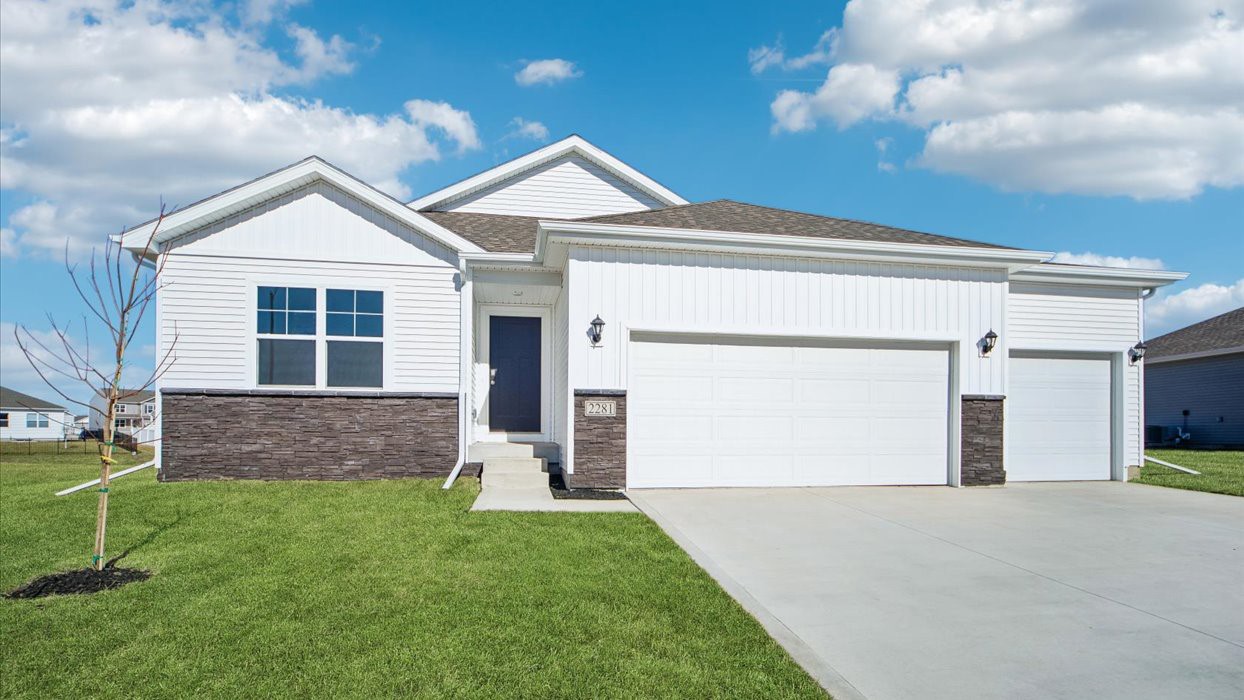 2885 Prairielight Drive Hiawatha IA 52233