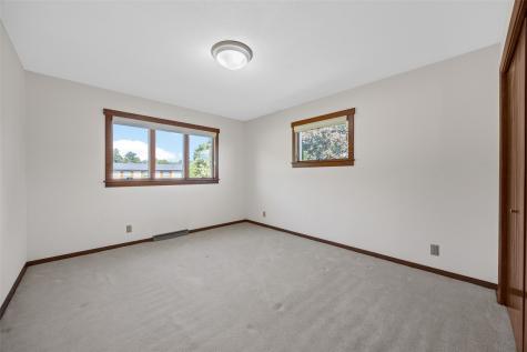 360 Parkland Drive SE Cedar Rapids IA 52403